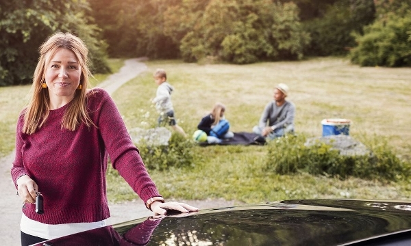 En av fire har lånt ut bilen til venner eller familie, men mange er bekymret for skade på bilen når den lånes ut. Foto: NAF.