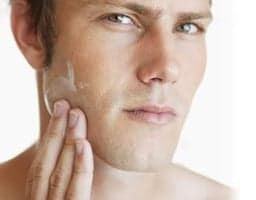 Bruk billig fuktighetskrem istedenfor dyr after shave