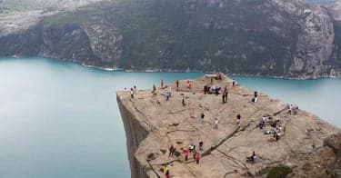 Vinn hotellopphold for 2 personer - inkl. omvisning på Preikestolen