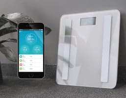 Få badevekt med kroppsanalyse og 5 utgaver av Tara