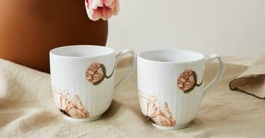 Få 2 Kähler Hammershøi Poppy-krus i velkomstgave