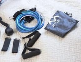 Få pakke med trenings-strikker og tre utgaver av I FORM