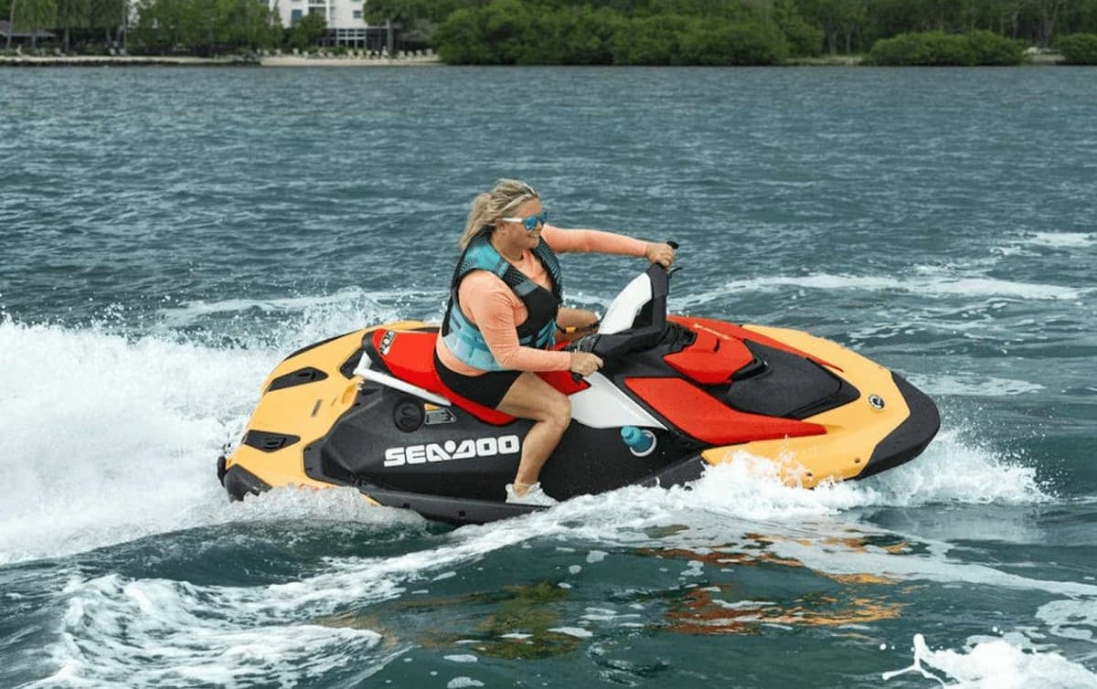 Vinn en SeaDoo vannscooter med dokk og henger - verdi over 100 000 kr