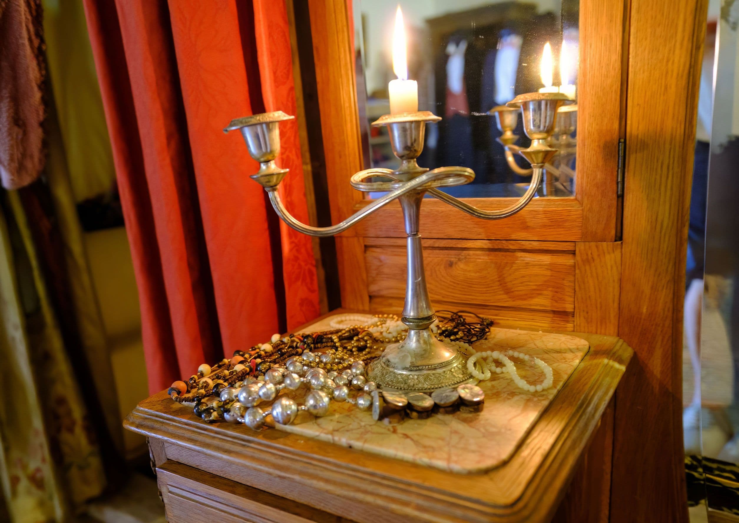 Selg gullsmykker og andre gullgjenstander du ikke bruker - få inn penger raskt