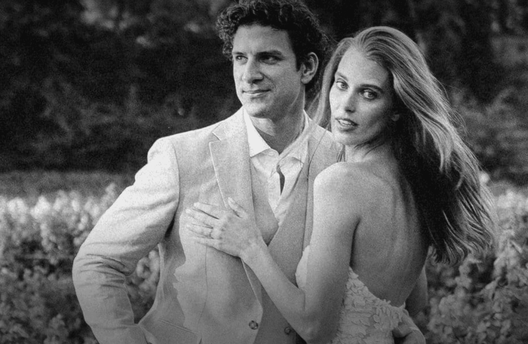 Vinn et skreddersydd bryllupsantrekk fra Mond