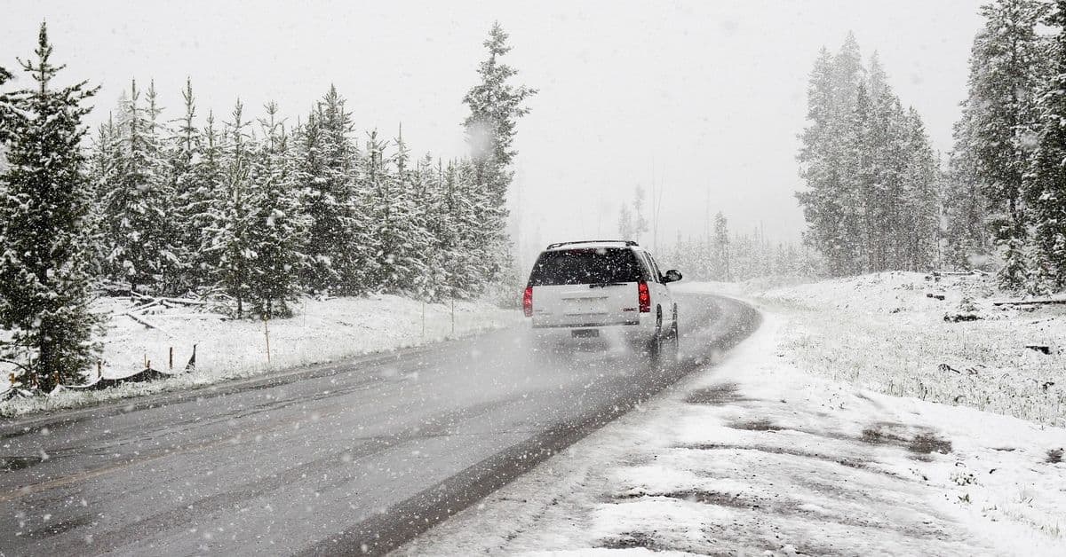 Varsler snøkaos: - Håper ikke folk har byttet dekk på bilen