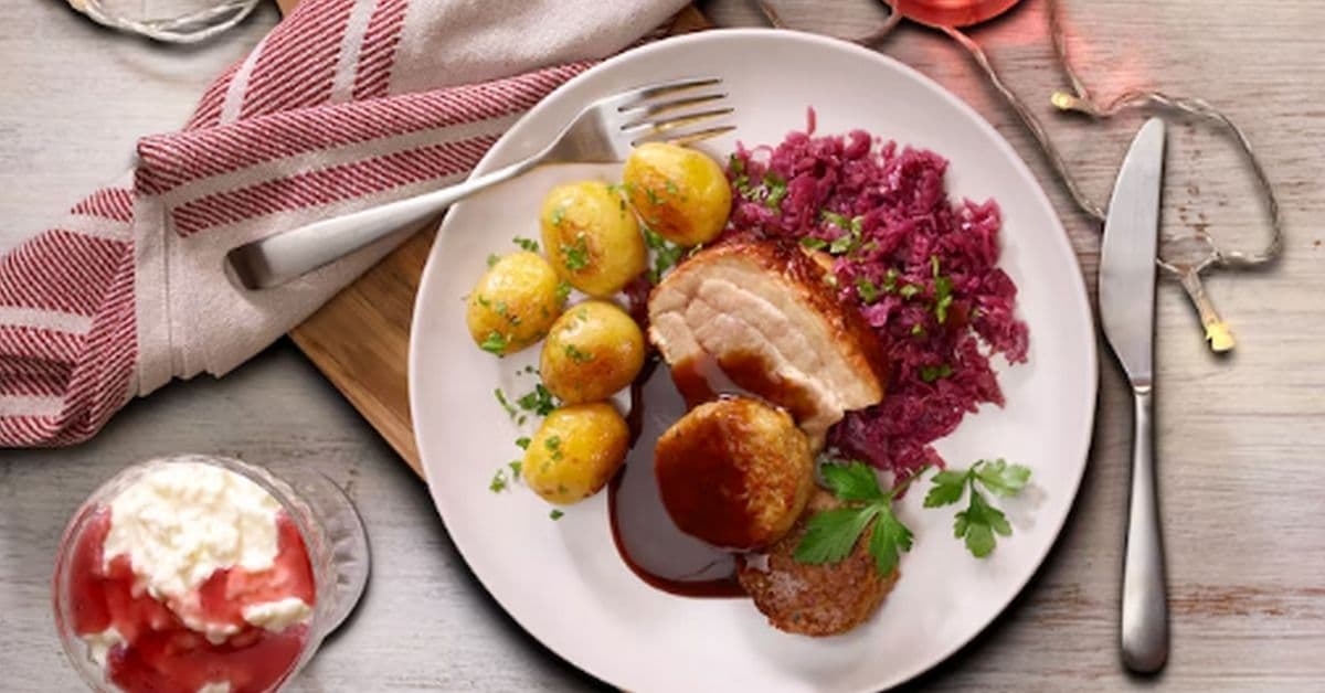 Julebuffet hos IKEA - opptil 3 barn under 12 år får gratis mat