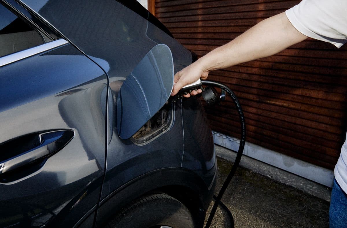 Høye drivstoffpriser sender kjøperne mot elbil