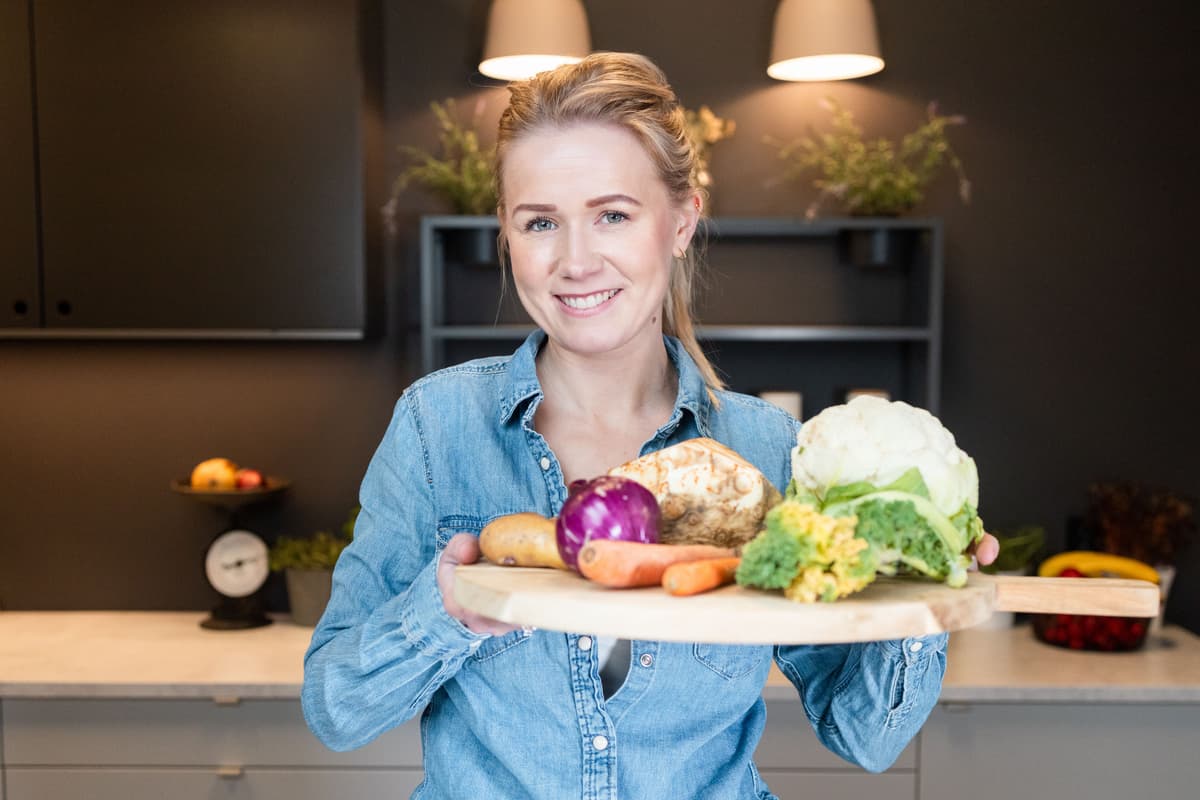 Norske husholdninger kaster mat for 10 000 kroner i året - og de single er verst