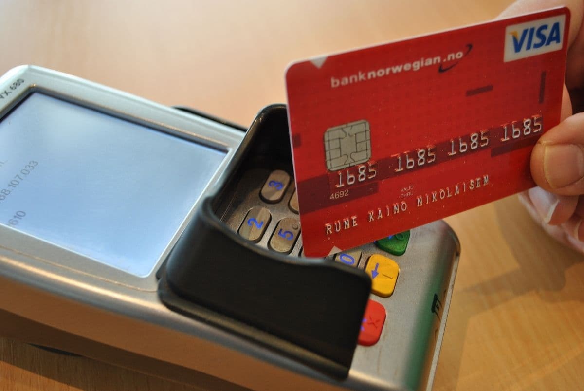 Skal du reise utenlands? Bruk kredittkort med lavt valutapåslag