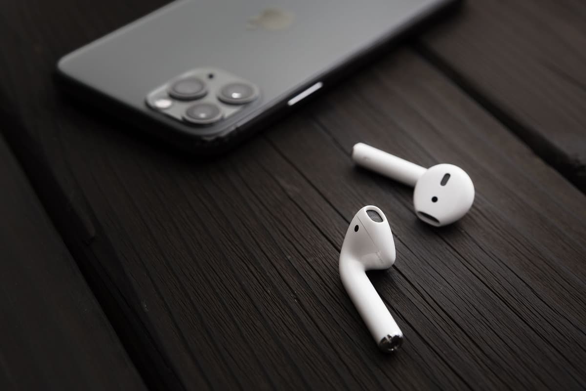 Få Apple AirPods (2nd gen) til én krone