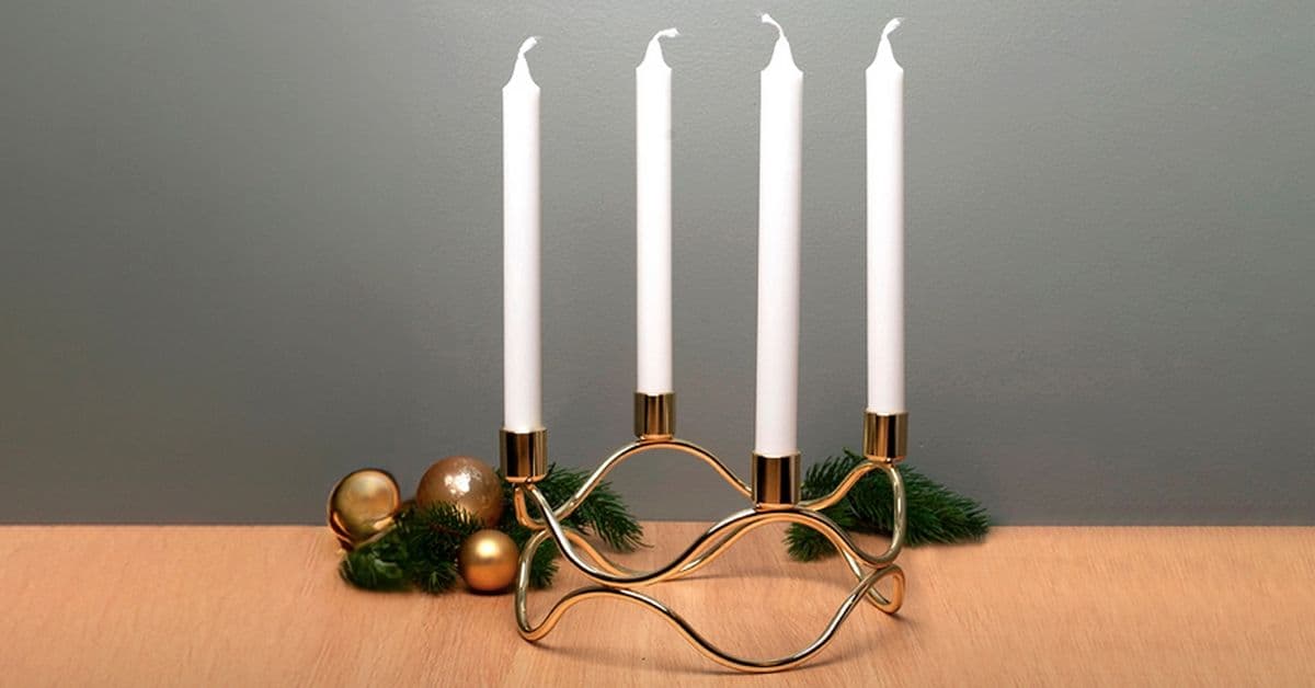 Få stilig adventsstake i gullfarge
