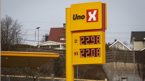 Kutt i avgiftene må til for å få ned prisene på bensin og diesel, mener NAF. Foto: NAF.