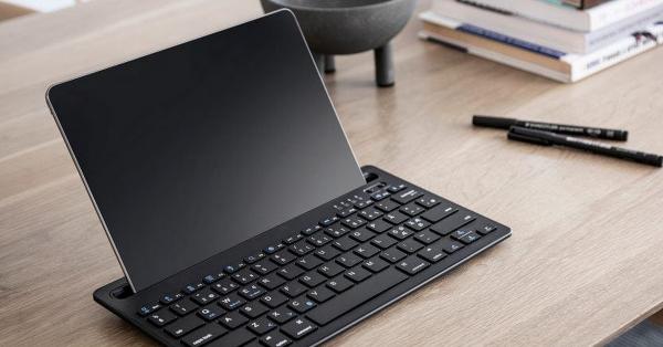 Få bluetooth-tastatur og to utgaver av bladet Komputer for alle